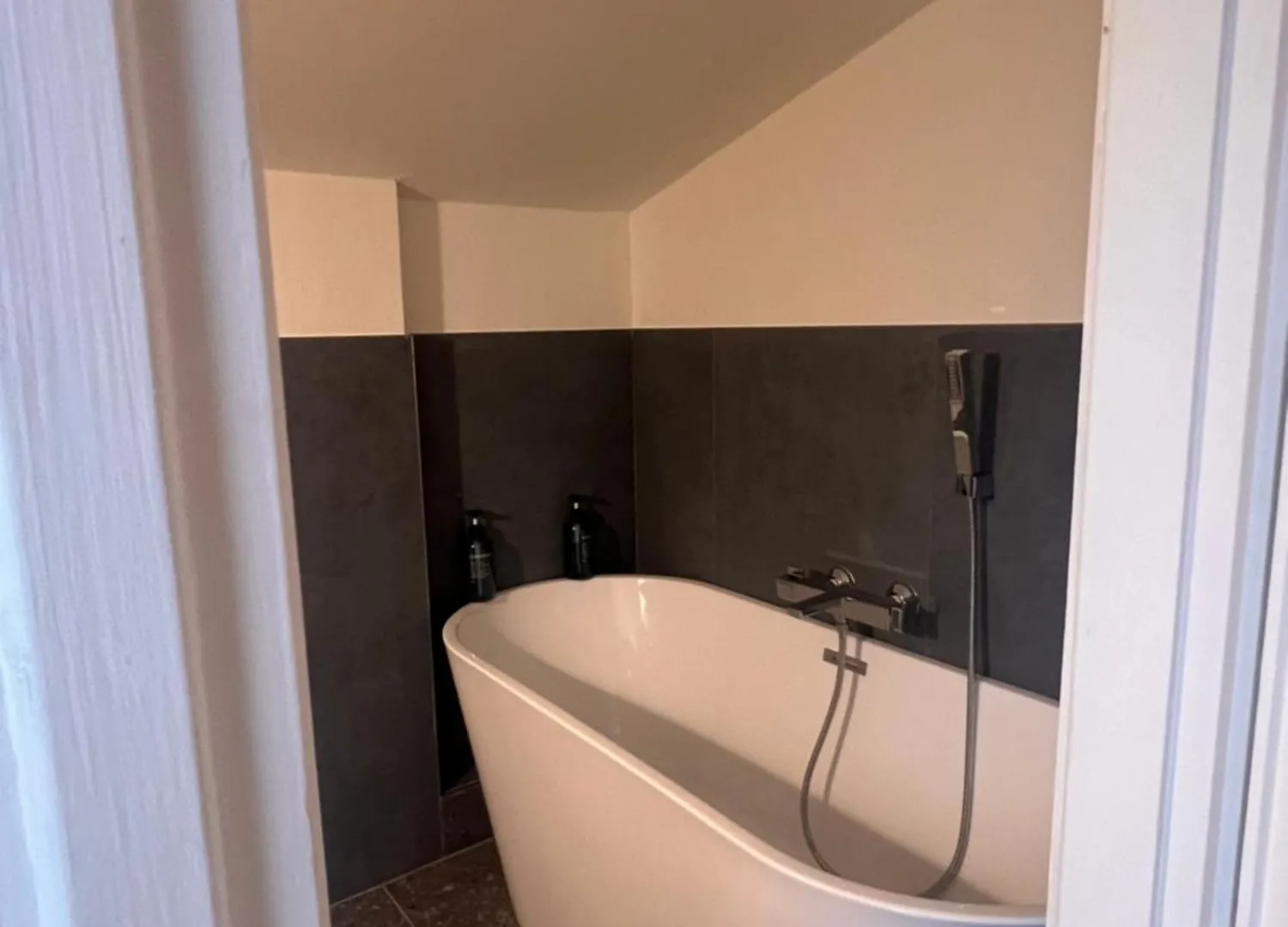 Lake It Easy - Little Attic Mandello del Lario